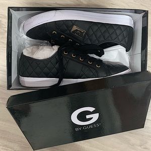 Guess size 9M black